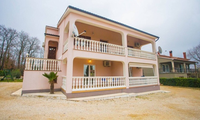 Susnjici Apartamento | Two-Bedroom Apartment Koraca with Balcony
