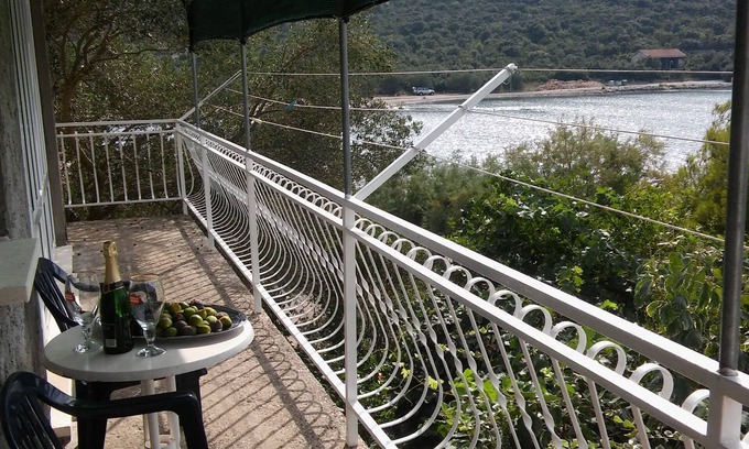 Dubrava Apartamento | Apartamento para dos personas en la playa Luka Dubrava, Peljesac (A-13632-b)