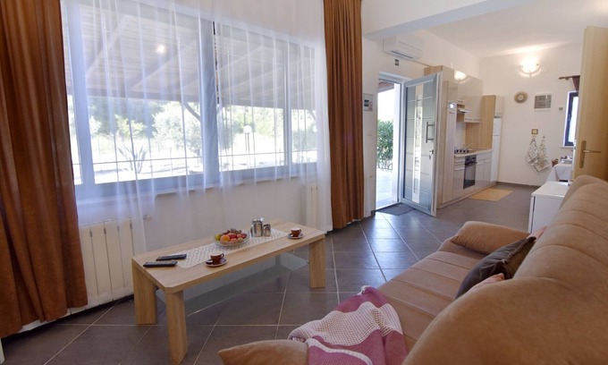 Crveni Vrh Apartamento | Apartamento para dos personas con una terraza Grupija, Umag (A-23568-a)