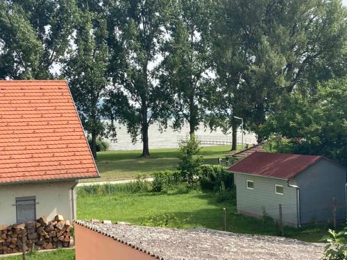 Balatonbereny Apartamento | Two-Bedroom Apartment in Balatonbereny II