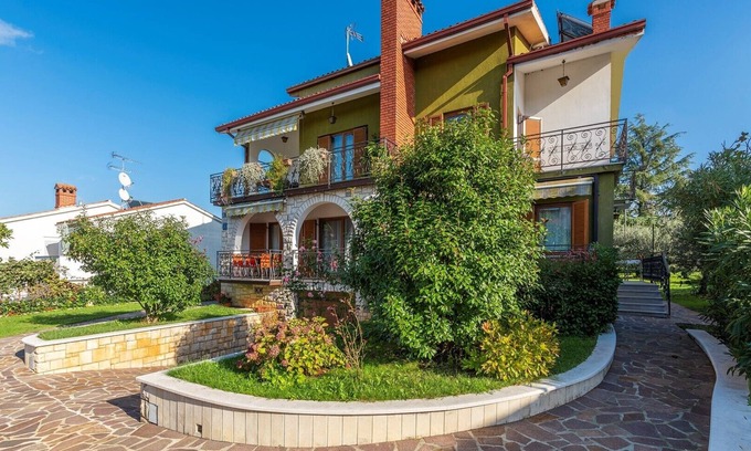Spadici Apartamento | APP Silvana / Two-Bedroom Apartment Antonela I