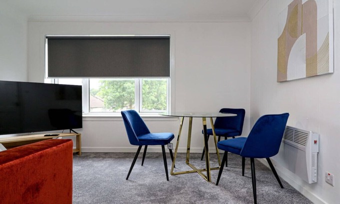 Newton Mearns Apartamento | Two Bedroom Apartment in Beautiful Leafy Suburb