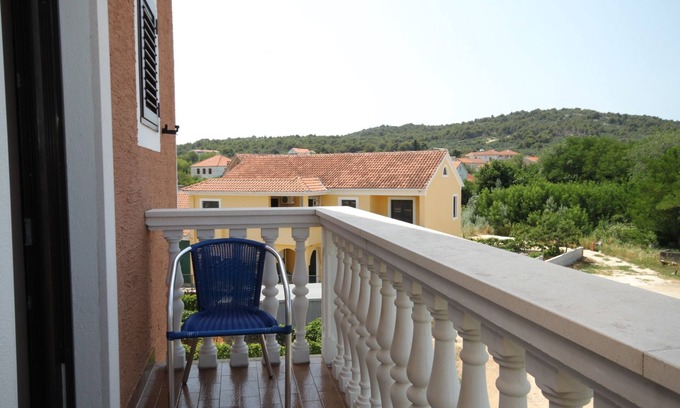 Kukljica Apartamento | Apartamento para dos personas con balcón y vista al mar Kukljica, Ugljan (A-8253-b)