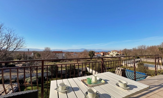 Barusici Apartamento | Apartamento para dos personas con balcón y vista al mar Malinska, Krk (A-23878-b)