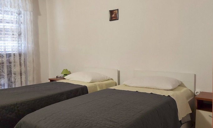 Mrljane Apartamento | Apartamento para dos personas con terraza y vista al mar Mrljane, Pasman (A-20850-a)