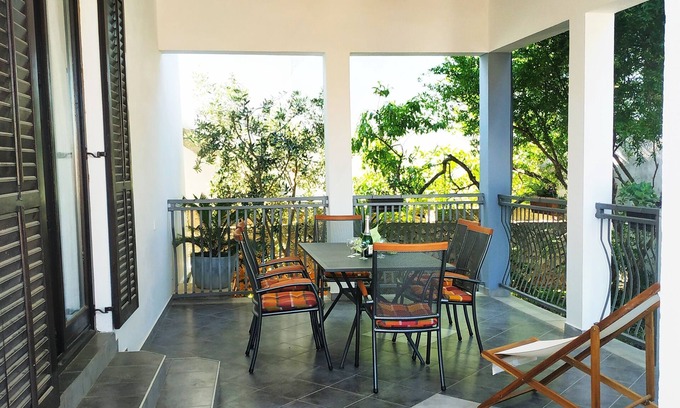 Razanj Apartamento | Apartamento para dos personas con una terraza Razanj, Rogoznica (A-12133-a)