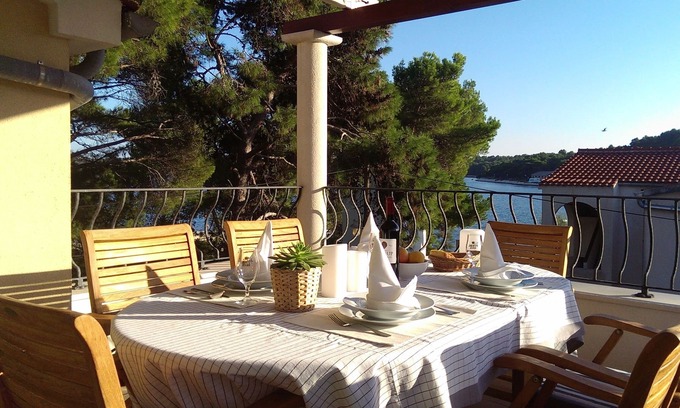 Verunic Apartamento | Apartamento para dos personas en la playa Verunic, Dugi otok (A-8103-a)