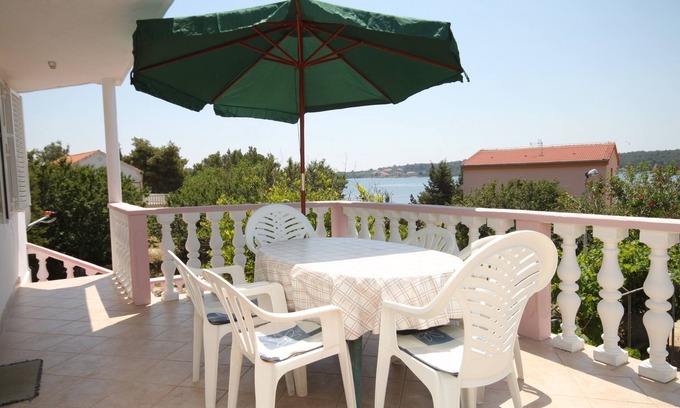 Verunic Apartamento | Apartamento para dos personas con terraza y vista al mar Verunic, Dugi otok (A-8104-a)