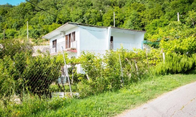 Limljani Apartamento | Two Bedroom Apartment with Garden View