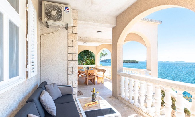 Blato Apartamento | Apartamento para dos personas en la playa Bahía Zaglav, Korcula (A-12208-a)