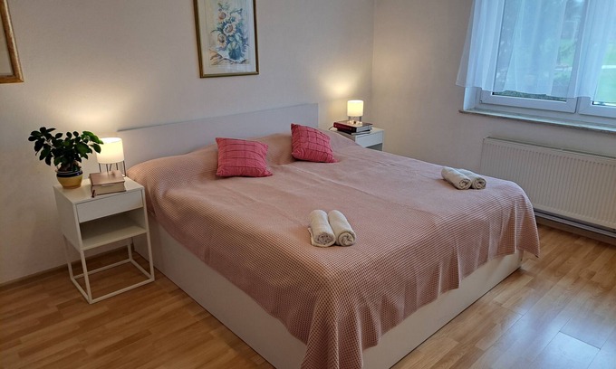 Lukovica Apartamento | Two Bedroom Apartment Booky 1