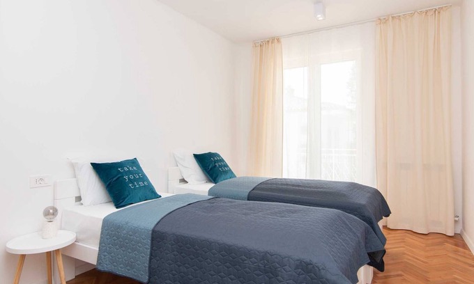 Portoroz Apartamento | Two Bedroom Apartment with terrace Rose Garden