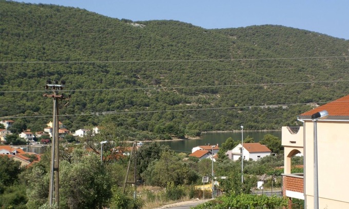 Grebastica Apartamento | Apartamento para dos personas con terraza y vista al mar Grebastica, Sibenik (A-4252-a)
