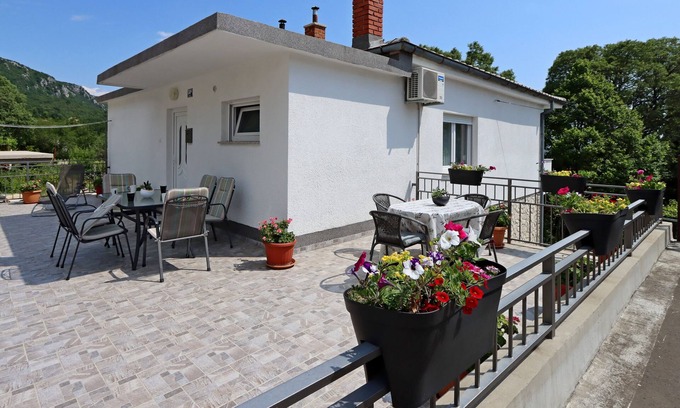 Bribir Apartamento | Apartamento para dos personas con terraza y vista al mar Bribir, Novi Vinodolski (A-19862-a)