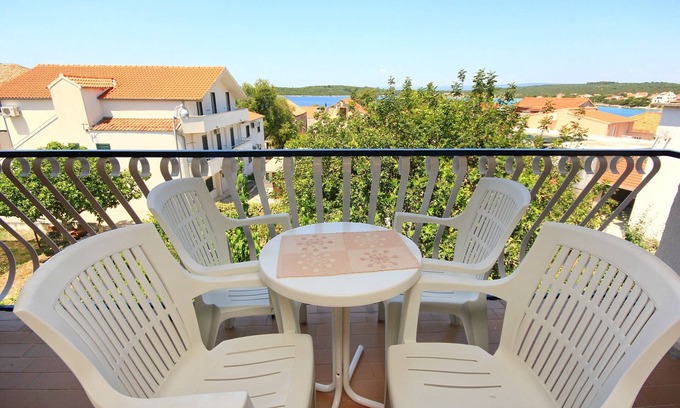 Loviste Apartamento | Apartamento para dos personas con balcón y vista al mar Loviste, Peljesac (A-10182-a)