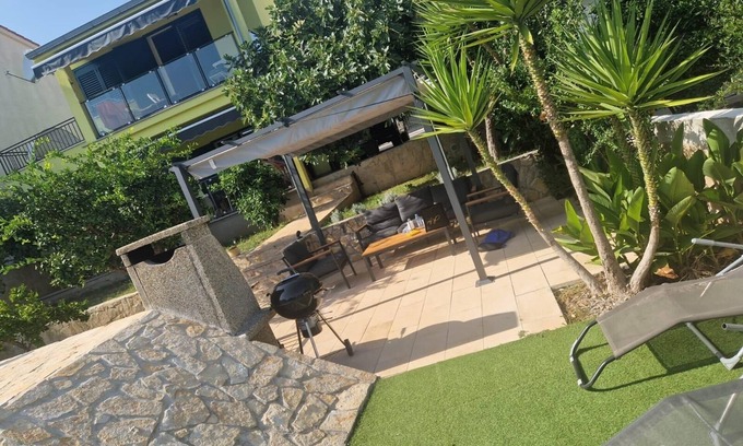 Poljica Apartamento | Apartamento para dos personas con terraza y vista al mar Poljica, Trogir (A-18634-a)