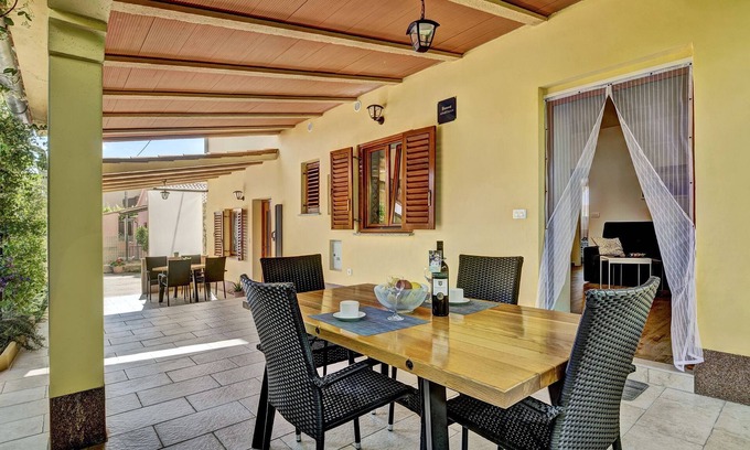 Valbandon Apartamento | Apartamento para dos personas con una terraza Fazana (A-7207-a)