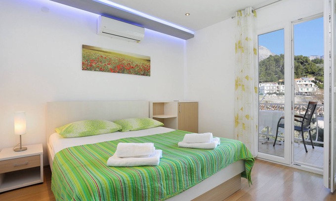 Tucepi Apartamento | Apartamento para dos personas con una terraza Tucepi, Makarska (A-2721-b)