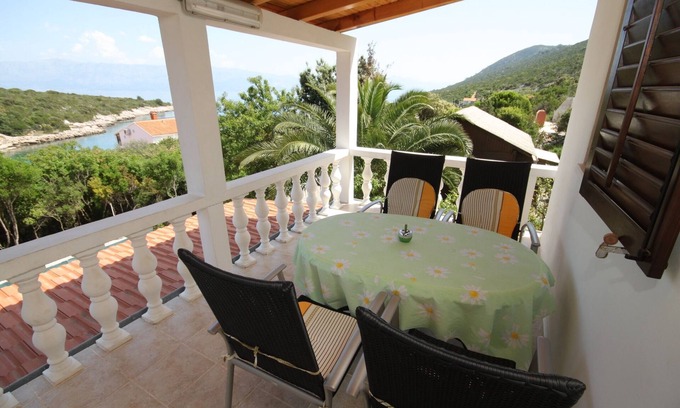 Pokrivenik Apartamento | Apartamento para dos personas con terraza y vista al mar Bahía Zaraće (Gdinj), Hvar (A-4597-d)