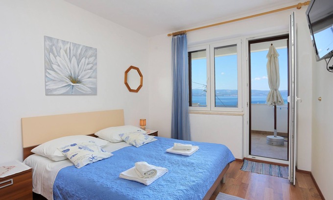 Borak Apartamento | Apartamento para dos personas con terraza y vista al mar Omis (A-18919-a)