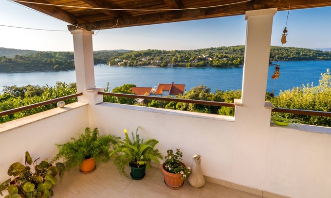Necujam Apartamento | Apartamento para dos personas con terraza y vista al mar Necujam, Solta (A-2090-a)