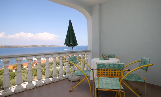Island Dugi Otok Apartamento | Apartamento para dos personas con terraza y vista al mar Sali, Dugi otok (A-8152-a)