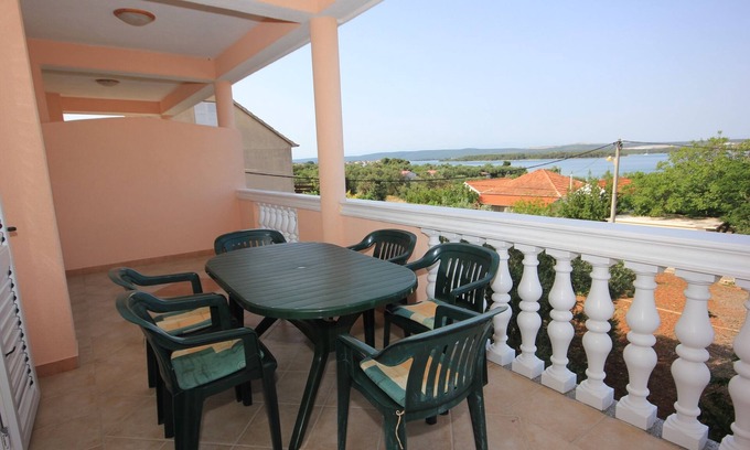 Kraj Apartamento | Apartamento para dos personas con terraza y vista al mar Kraj, Pasman (A-331-a)