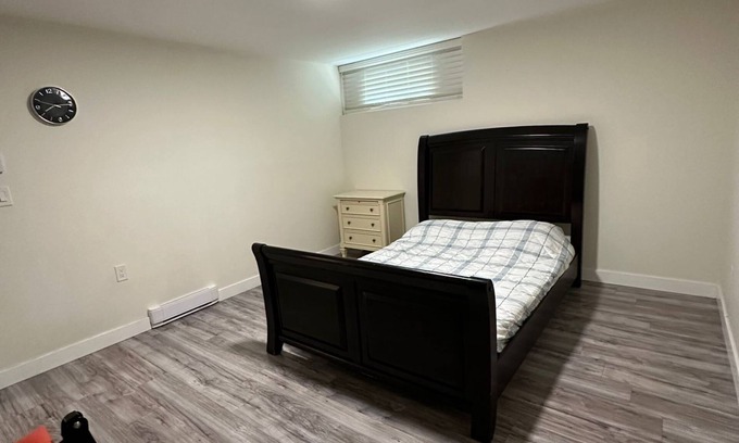 McMillan Casa | Two bedroom basement Suite
