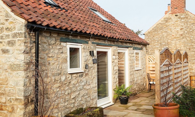 Harome Apartamento | Two bedroom cottage situated in a quiet location