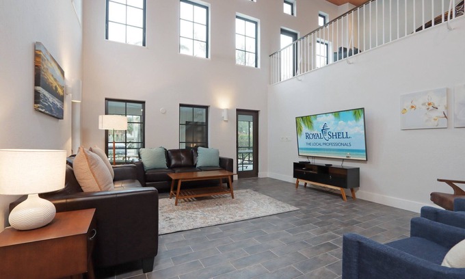 Captiva Condominio | Two Bedroom Duplex, Located Only 7 Houses Away from The Gulf of Mexico! Bay Breeze