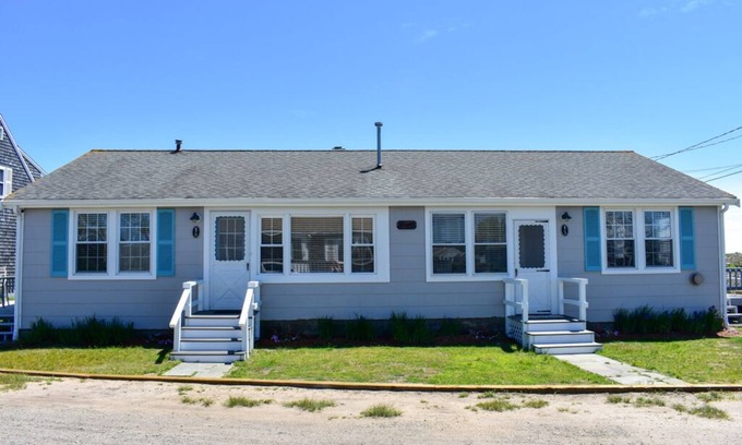 West Dennis Casa | 3 Chapman- ¡NUEVO EN NUESTRO INVENTARIO 2019! Pasos a la playa de South Village!