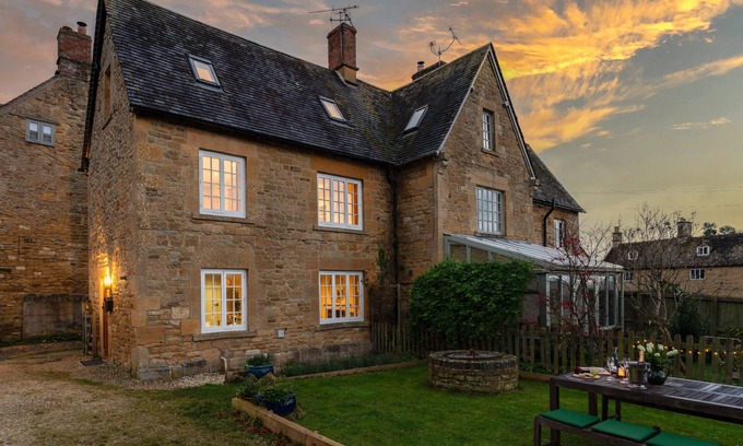 Ebrington Cabaña | Two bedroom holiday cottage with an Aga in the Cotswolds - Quaint End