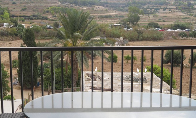 Marsaxlokk Apartamento | Two bedroom highly finished very close to sea front fishing village & country