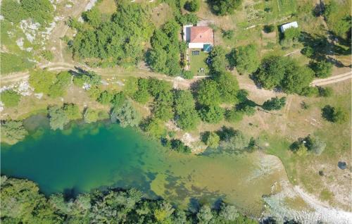 Blato na Cetini Casa | Two-Bedroom Holiday Home In Blato Na Cetini