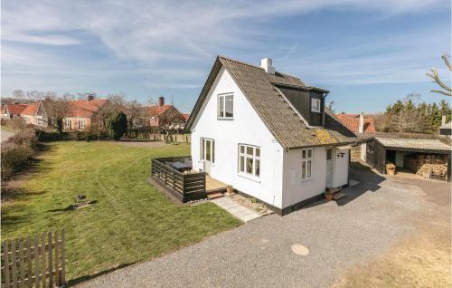 Gudhjem Casa | Two-Bedroom Holiday Home In Gudhjem