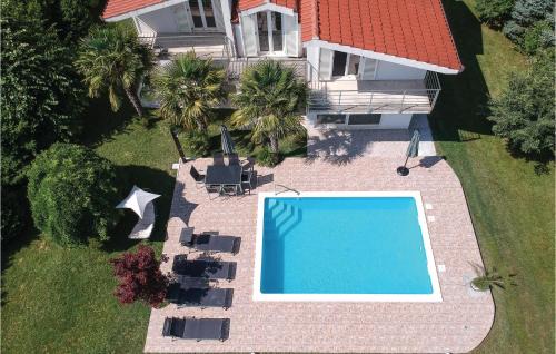 Sinj Casa | Two-Bedroom Holiday Home In Sinj