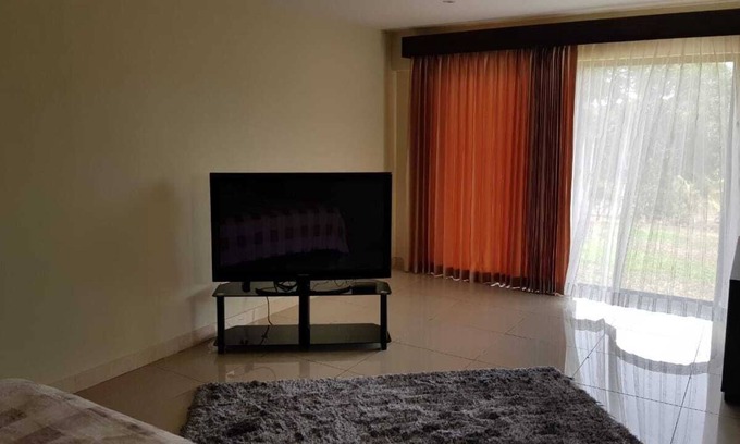La Garita Casa | Two-bedroom House in two acres of land and exotic gardens