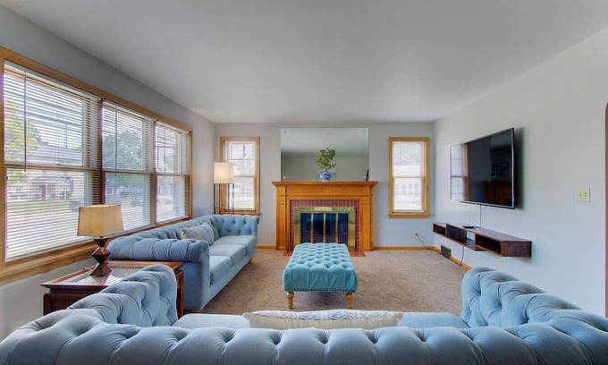 North Canton Apartamento | Two Bedroom King Suite near Hall of Fame w/ Garage
