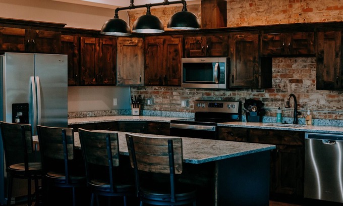 Fort Scott Apartamento | Two Bedroom Loft Located in Historic Downtown Fort Scott