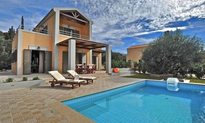 Minia Villa | villa de lujo de dos dormitorios con piscina privada cerca de Argostoli