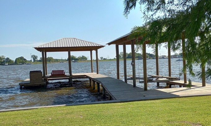 Jarreau Casa | Two bedroom one bath house on the beautiful FALSE RIVER. Pet friendly.