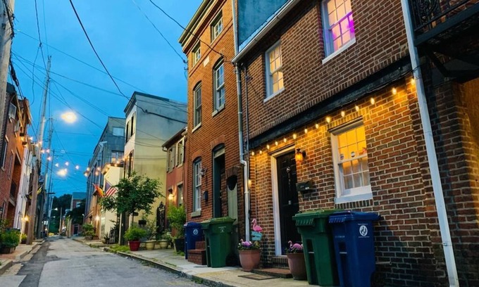 Federal Hill Casa | Two bedroom retreat near Baltimore Inner Harbor
