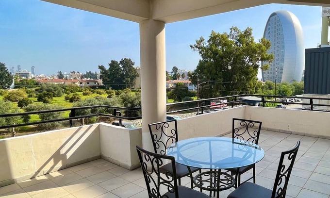 Neapolis Apartamento | Two Bedroom Seaside Apartment