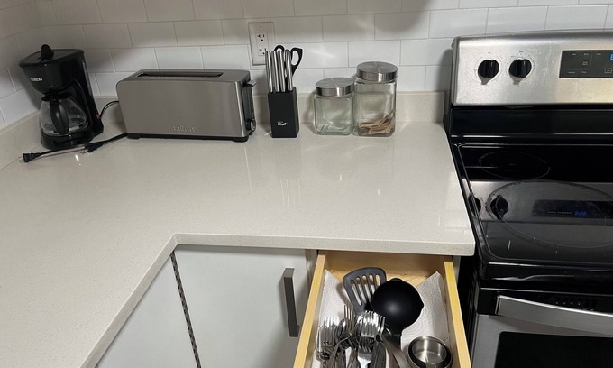 South Clearbrook Casa | Two Bedroom, Separate Entrance, Free Parking Accommodation
