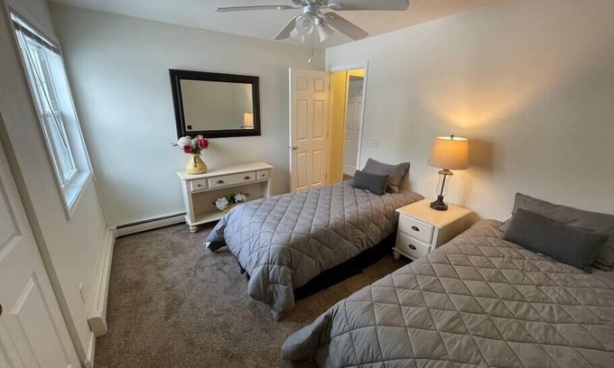Janesville Apartamento | Two Bedroom Serviced Residence In Quiet Neighborhood