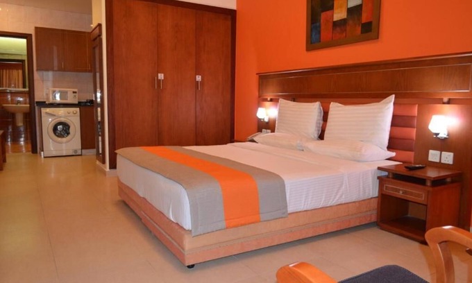 Al Mankhool Casa | Two Bedroom Suite Near Manhattan Avenue By Luxury Bookings