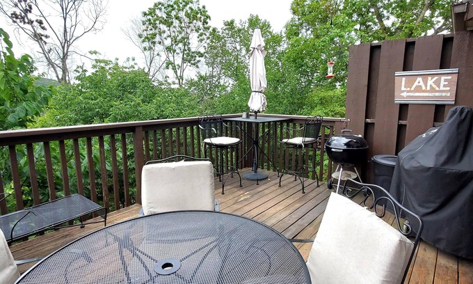 Holiday Island Condominio | TWO BEDROOM, TWO BATH CONDO LOCATED ON THE ISLAND!
