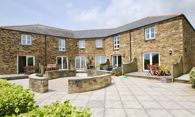Gorran Casa | Two Bedroomed Holiday Cottage With Sea Views just one mile from the beach