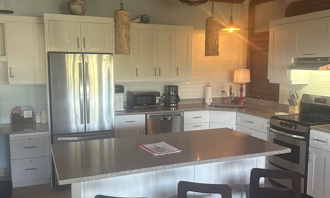 Estate Pastory Apartamento | Two Birds - Condo w/ pool close to town!