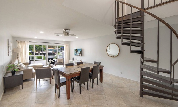 Coral Ridge Casa | Two BR Townhouse at 1 mile from the beach